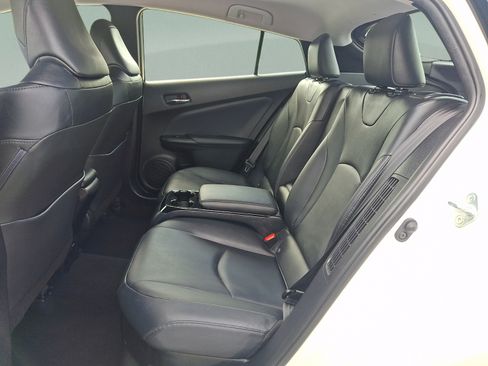 Used 2018 Toyota Prius Prime Premium FWD image 8