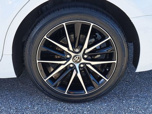 Certified 2021 Toyota Camry SE image 5