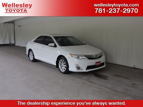 Used 2012 Toyota Camry XLE w/ Convenience Pkg FWD image 1
