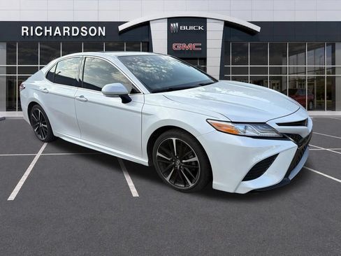 Used 2020 Toyota Camry XSE FWD image 8