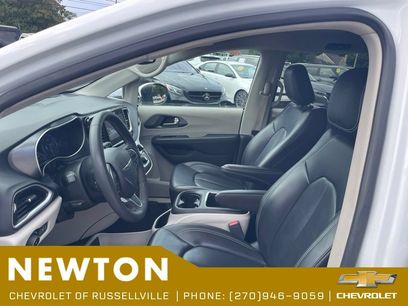 Used 2023 Chrysler Pacifica Touring-L