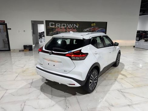 Used 2022 Nissan Kicks SV FWD image 12