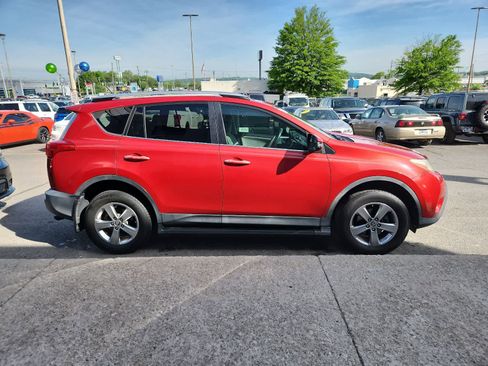 Used 2015 Toyota RAV4 XLE FWD image 6