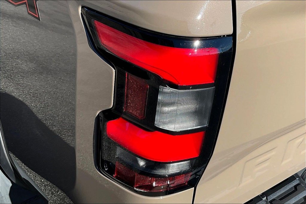 Used 2022 Nissan Frontier Pro-X RWD image 27