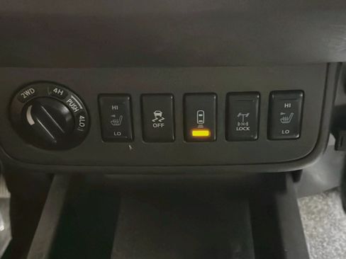 Used 2018 Nissan Frontier PRO-4X w/ Pro-4x Luxury Package AWD/4WD image 24