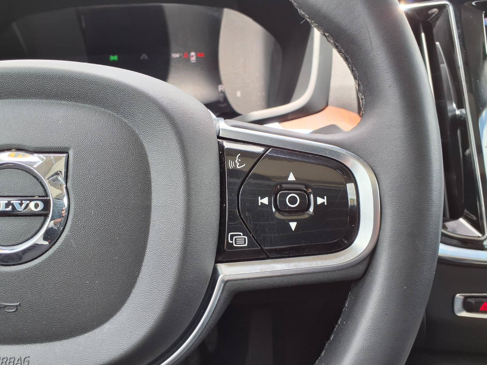 Certified 2024 Volvo S60 B5 Plus FWD image 27