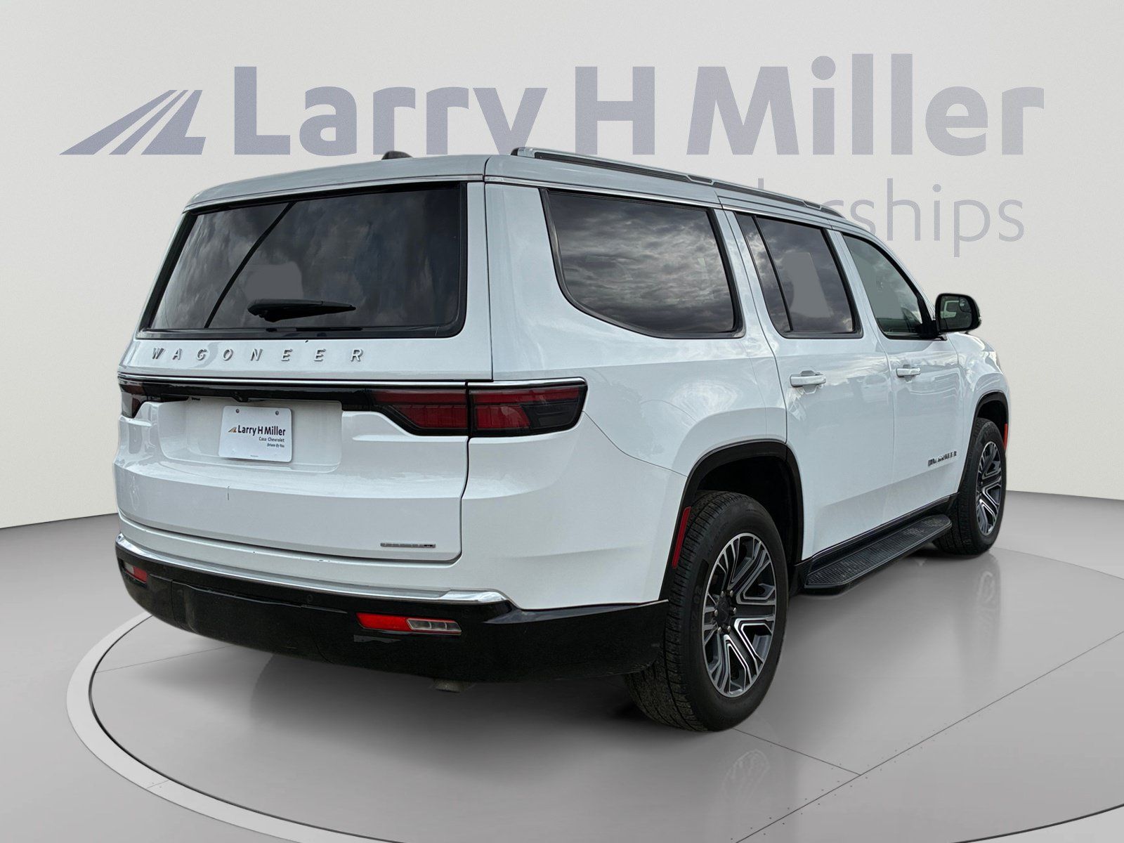 Used 2024 Jeep Wagoneer Series II AWD/4WD image 5