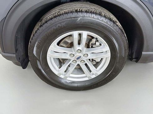 Used 2022 Ford Explorer XLT w/ Equipment Group 202A image 16