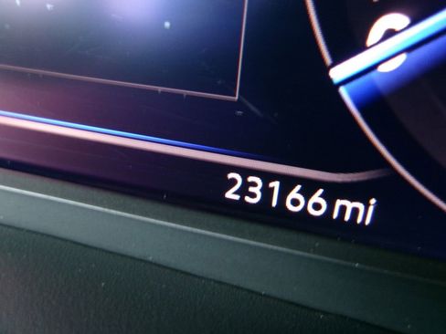 Used 2023 Volkswagen Atlas Cross Sport SE image 13