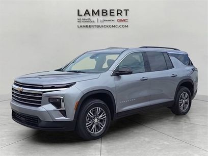 Used 2025 Chevrolet Traverse LT