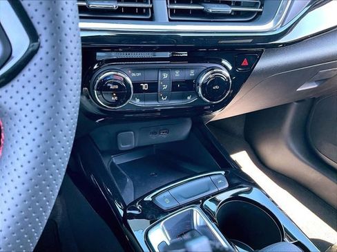 New 2026 Chevrolet Trax RS w/ Sunroof Package FWD image 22