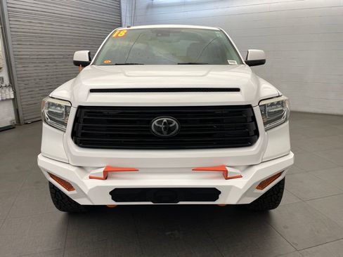 Used 2018 Toyota Tundra Limited w/ Limited Premium Package AWD/4WD image 4