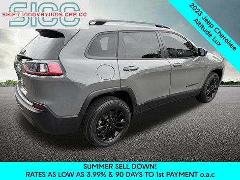Used 2023 Jeep Cherokee Altitude Lux AWD/4WD image 6