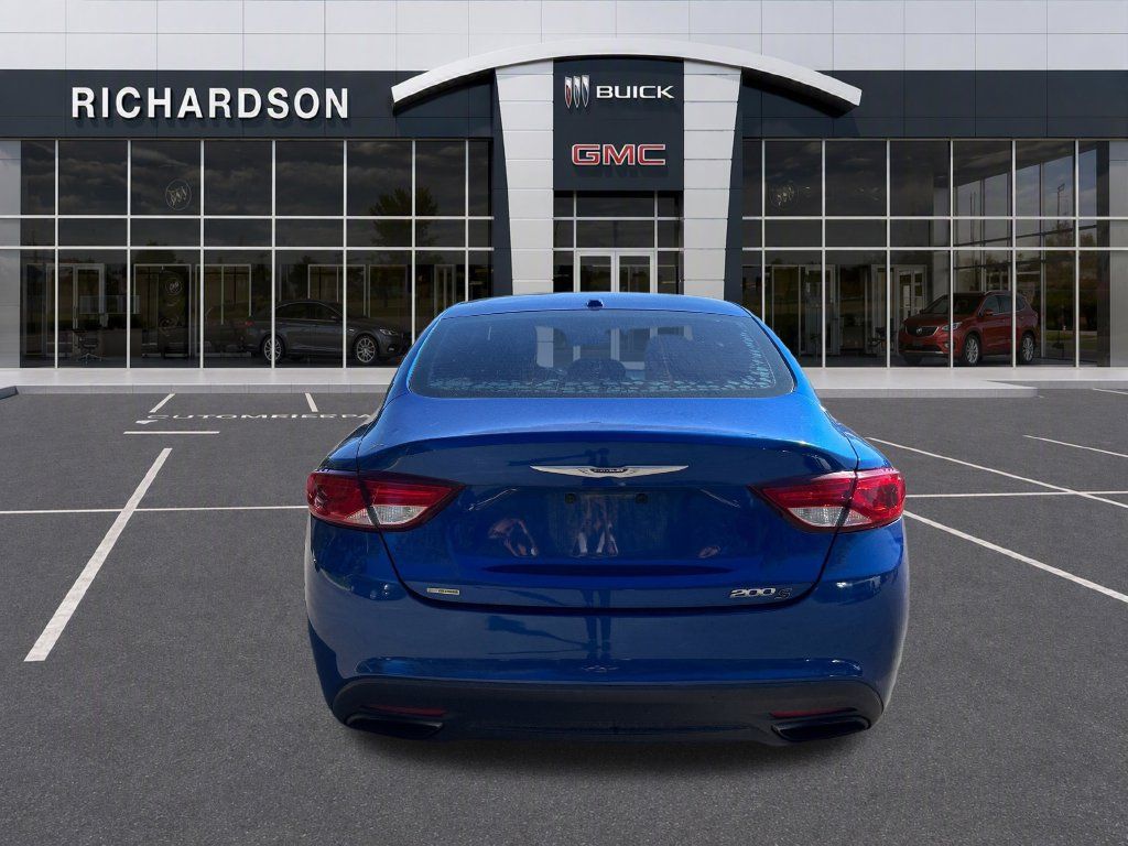 Used 2015 Chrysler 200 S FWD image 4