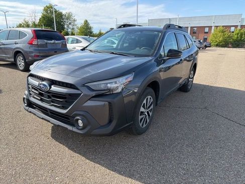 Used 2024 Subaru Outback Premium AWD/4WD image 1