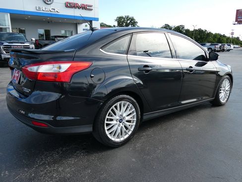 Used 2014 Ford Focus Titanium FWD image 5