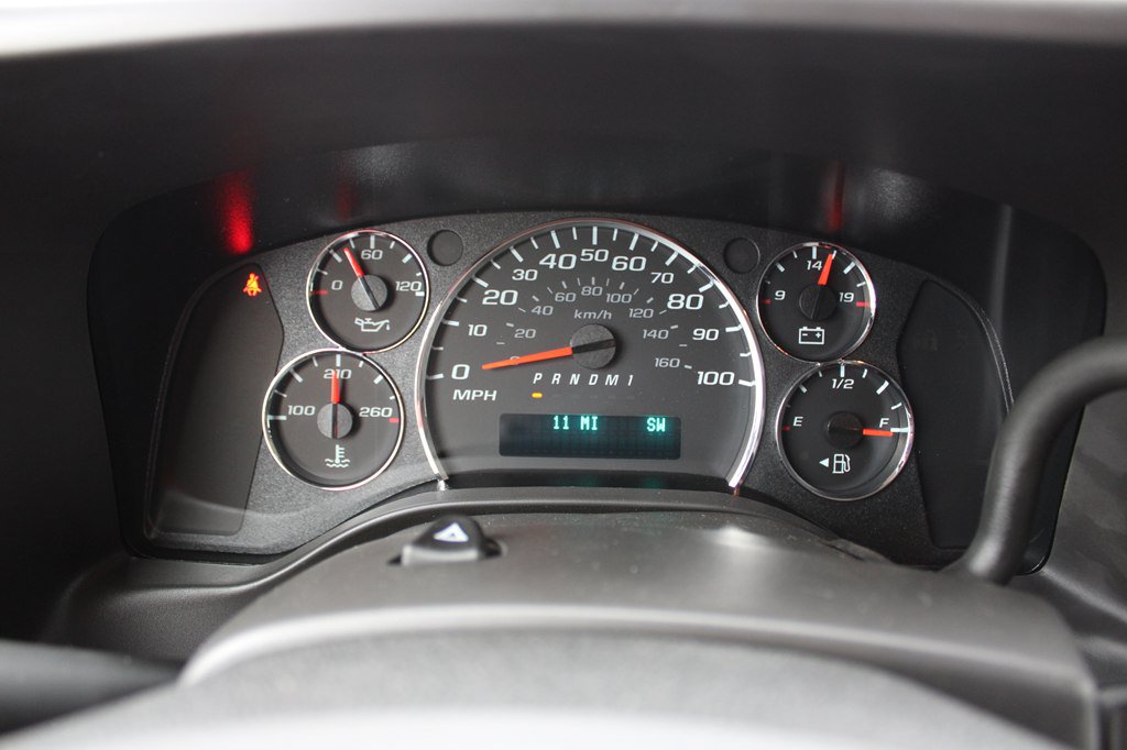 Used 2025 Chevrolet Express 3500 Extended w/ Driver Convenience Package RWD image 31