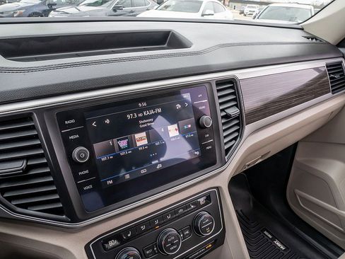 Used 2018 Volkswagen Atlas SE image 30