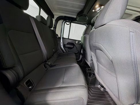 Used 2023 Jeep Gladiator Sport AWD/4WD image 28