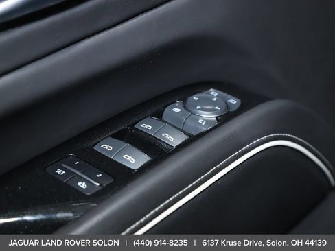 Used 2022 Cadillac Escalade Sport Platinum w/ LPO, ONYX Package AWD/4WD image 32
