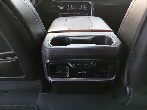 Used 2024 GMC Sierra 3500 Denali Ultimate AWD/4WD image 22