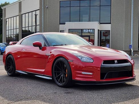 Used 2012 Nissan GT-R Premium AWD/4WD image 7