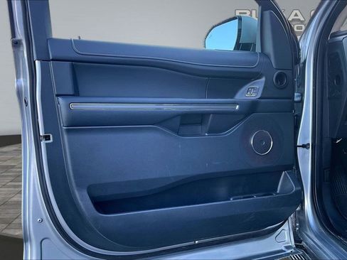Used 2024 Ford Expedition XLT image 22
