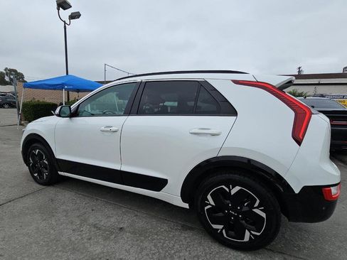 Used 2023 Kia Niro Wind FWD image 3