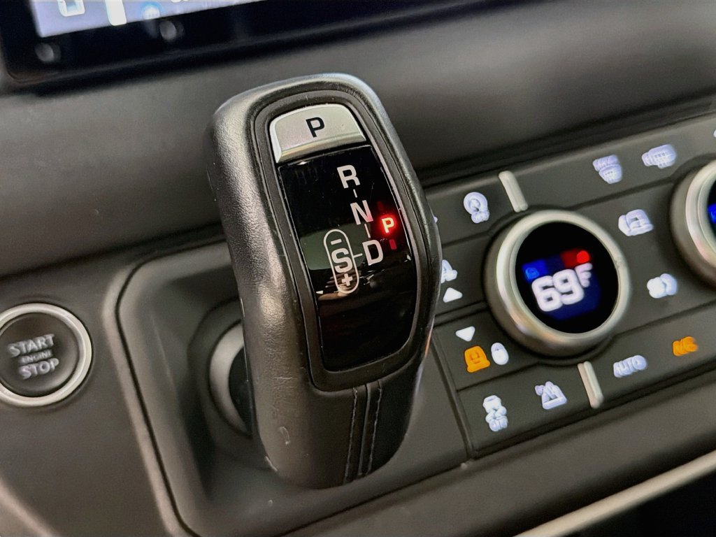 Used 2021 Land Rover Defender 110 SE AWD/4WD image 17