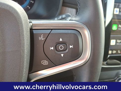 Certified 2025 Volvo XC40 B5 Plus image 22