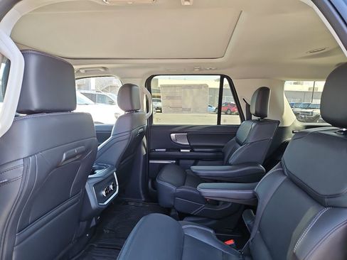 New 2025 Ford Expedition Max Platinum image 19