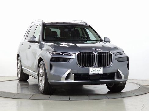 Used 2025 BMW X7 xDrive40i w/ Parking Assistance Package image 1