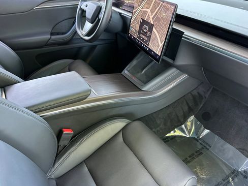 Used 2024 Tesla Model X AWD/4WD image 31