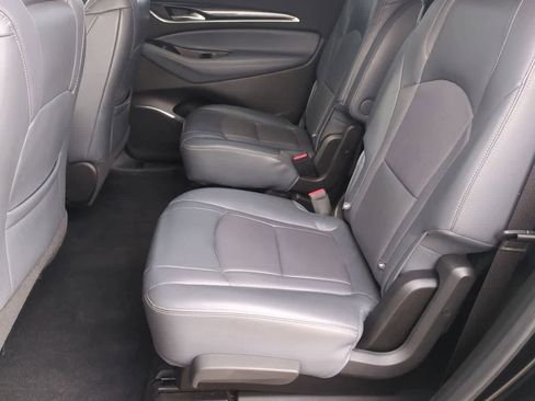 Used 2018 Buick Enclave Essence AWD/4WD image 18