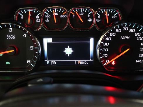 Used 2018 Chevrolet Suburban LT image 60