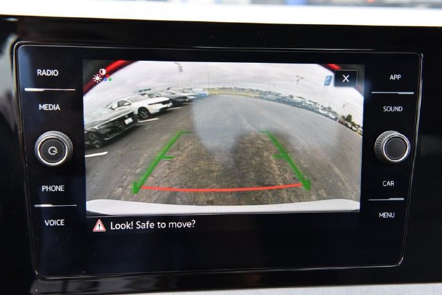 Used 2025 Volkswagen Jetta SE FWD image 13