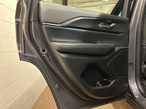 Used 2023 Jeep Grand Cherokee Altitude image 14