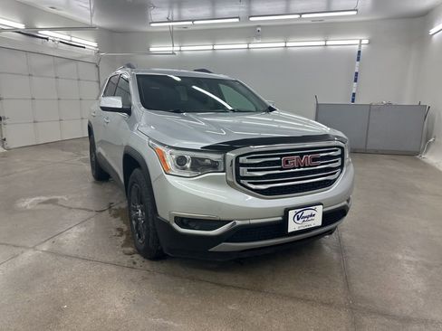 Used 2018 GMC Acadia SLT image 2