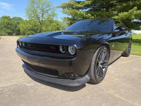 Used 2018 Dodge Challenger R/T Scat Pack w/ Leather Interior Group RWD image 1