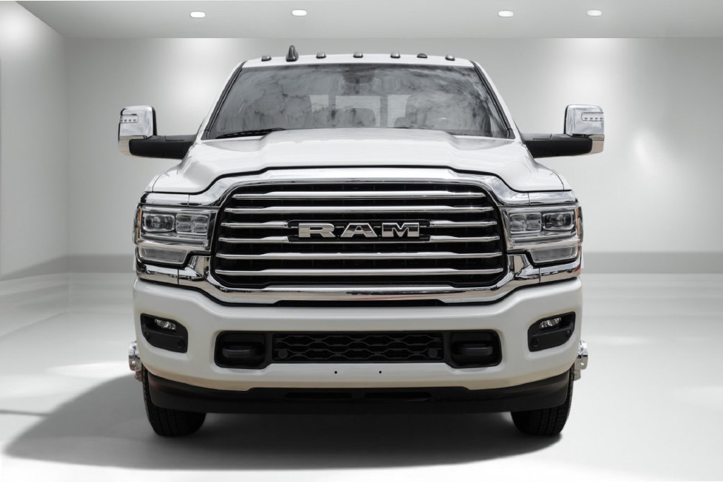 Used 2023 RAM 3500 Limited AWD/4WD image 4