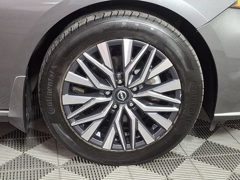 Used 2023 Nissan Altima 2.5 SV w/ SV Premium Package FWD image 11