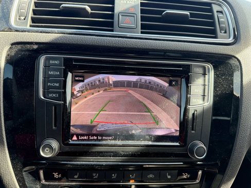 Used 2017 Volkswagen Jetta GLI image 12