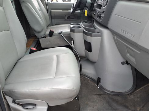 Used 2021 Ford E-350 and Econoline 350 Super Duty w/ Power Windows & Locks Group image 9