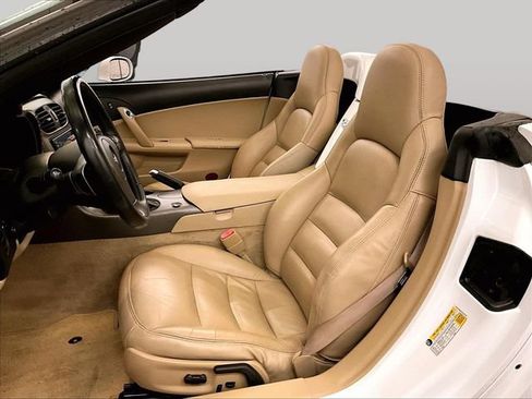 Used 2007 Chevrolet Corvette Convertible w/ Preferred Equipment Group RWD image 25