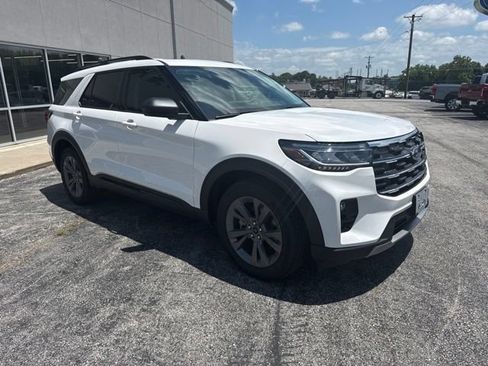 New 2026 Ford Explorer Active w/ Active Comfort Package AWD/4WD image 3