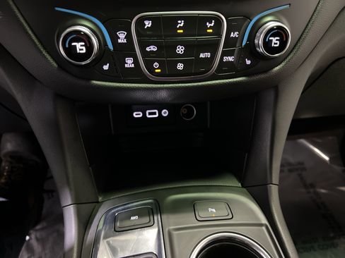 Used 2023 Chevrolet Equinox LT image 21