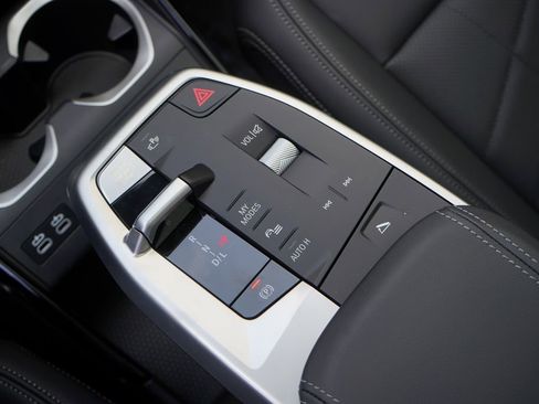 Used 2025 BMW X1 xDrive28i w/ Convenience Package image 17