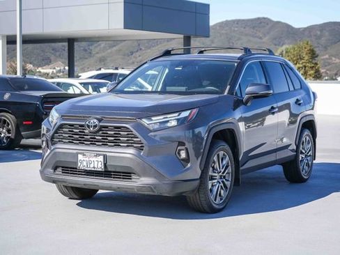 Used 2022 Toyota RAV4 XLE Premium FWD image 3