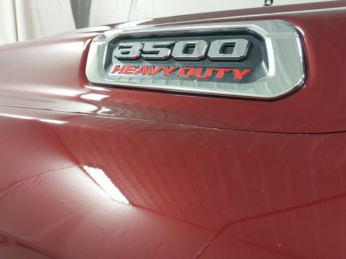 Used 2024 RAM 3500 Tradesman w/ Chrome Appearance Group image 32