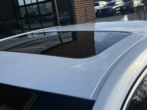 Used 2018 Toyota Avalon Limited image 12